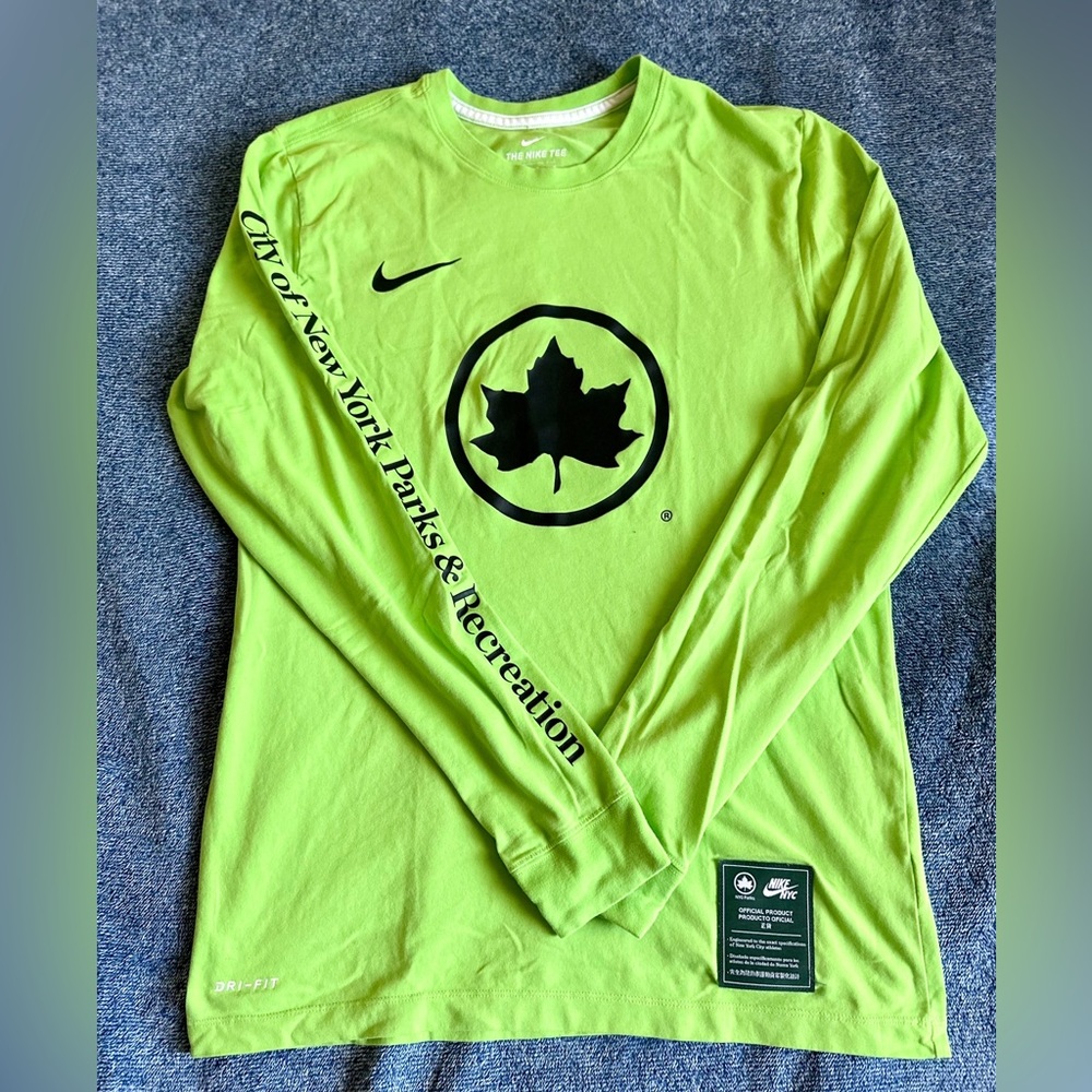 Nike NYC park shirt (M) Preowned